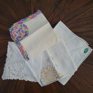 Vintage Embroidered Handkerchiefs Set of 4