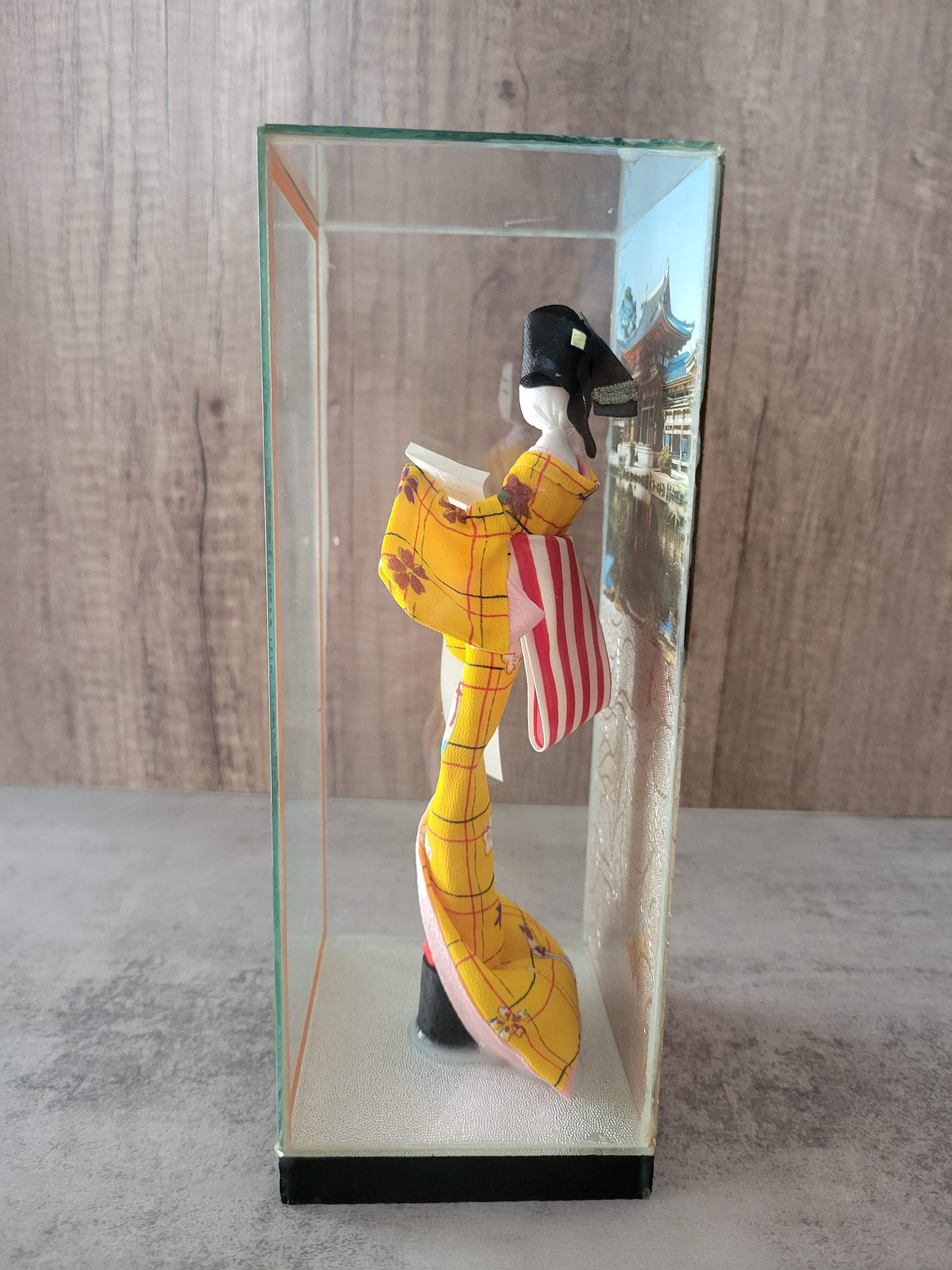 LP DOLL ミラーレトロ45年前に購入。今こんな物売ってない Rare Vintage 1960's Geisha Doll in Glass Case With Mirrored Edge