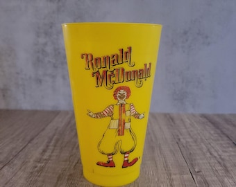 Vintage 1970&#39;s Ronald McDonald Plastikowy Żółty Kubek McDonald&#39;s Restaurant Give-A-Way, Pamiątka, Reklama, Prezent