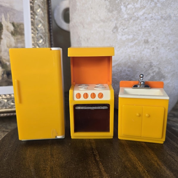 Vintage 1970's Fisher Price Kitchen Set Miniature Doll Furniture.