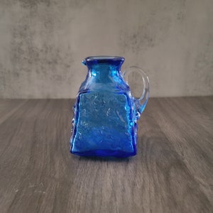Vintage kobaltblauwe handgeblazen kleine kruik creamer bud vaas, decor, keuken, verzamelobject, badkamer, ijdelheid