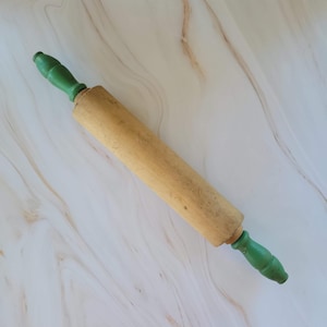 Mattarello vintage in legno con manico verde, fattoria, campagna, arredamento, regalo, arredamento cucina, retrò, vintage, regali