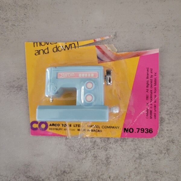 Vintage 1987  Mattel Barbie Wind Up Action Sewing Machine in package   | Skipper|Ken|Francie|Midge | House |Home