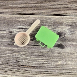 Vintage Barbie Acessories