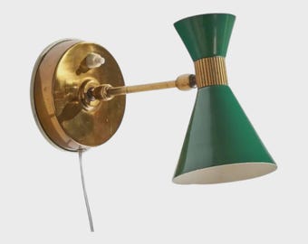 Kinkiet mosiężny w stylu włoskim z lat 20. XX wieku w kolorze zielonym z połowy XX wieku | Włoska lampa z kloszem Stilnovo Diabolo | Regulowana lampa ścienna w kształcie stożka