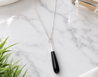 Hanger in potloodvorm van sterling zilver met zwarte onyx, handgemaakte boho-sieraden