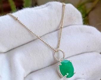 Colgante ovalado de esmeralda hecho a mano, plata de ley 925 maciza, joyería minimalista