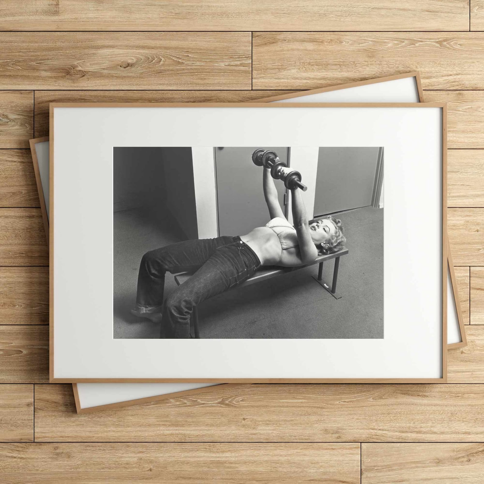 marilyn-monroe-fitness-workout-motivation-black-and-white-vintage-art