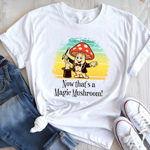 Funny Magic Mushroom T-Shirt – Retro Mushroom Magician Graphic Tee – Psychedelic Humor Gift – Unisex Vintage Style Shirt