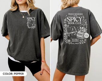 スパイシーブッククラブ コンフォートカラーシャツ、ロマンスリーダー、ファニーリーダーブックアディクトTシャツ、ブックトロバート、スマットシャツ、読書好きギフト、ブックトックグッズ