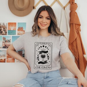 Camiseta de despedida de solteira celestial, camiseta de noiva bruxa, camiseta de despedida de solteira de tarô, camisetas de noiva com cartas de tarô, camisetas de festa de casamento, camiseta de madrinha de casamento Athletic Heather