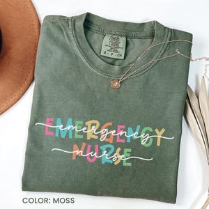 救急看護師Tシャツ、救急看護師シャツ、救急看護師ギフト、救急シャツ、ナースウィークギフト、救急看護師へのギフト、救急科シャツ、救急看護師