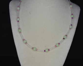Multicolor glass bead necklace. Green and purple