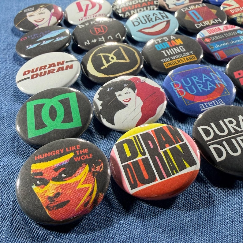 Juego de 30 botones Duran Duran, insignias coleccionables de música retro de banda de pop rock dance new wave de los 80. Elige tu talla. imagen 5