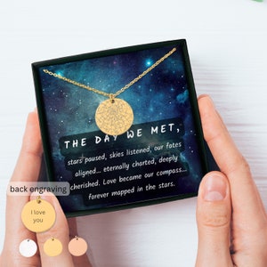Collier carte des étoiles personnalisé gravé Collier personnalisé ciel nocturne carte des étoiles par date cadeau d'anniversaire pour femme, cadeau de la Saint-Valentin pour sa petite amie