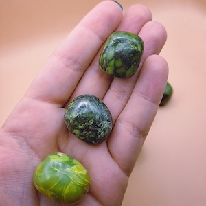 Serpentine Hand-Polished Stones