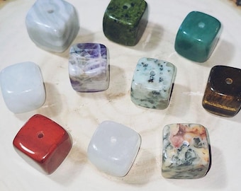 Porta incienso de cristal natural en forma de cubo