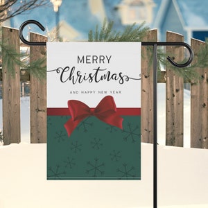 Green Merry Christmas Garden & House Banner. Farmhouse Christmas Decor, Holiday Outdoor Decorations, Porch Accents.