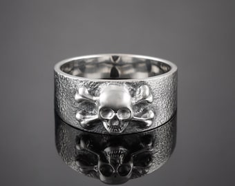 925 Sterling Silver Skull and Crossbones Ring/ Gothic Pirate Biker Band