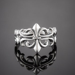 Anel de prata com flor de lis para homens/Anel feito à mão/Anel Art Nouveau