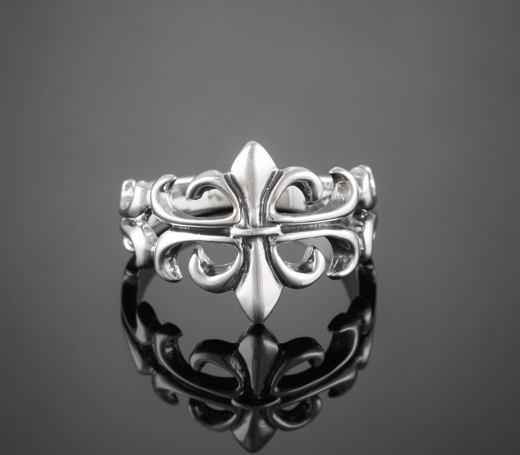 Fleur De Lis Ring - Etsy