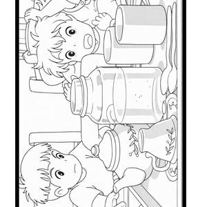 Puede incluir: Ilustraci&oacute;n en blanco y negro de una escena de fiesta de t&eacute;. Dos ni&ntilde;os interact&uacute;an con una tetera, tazas y un gran tarro de cristal. La imagen es un dibujo lineal, para colorear.