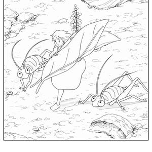 Op de afbeelding: Zwart-wit illustratie van een jong persoon die een groot blad draagt, vergezeld van twee grote insecten. De sc&egrave;ne speelt zich af in een natuurlijke omgeving met rotsen en bladeren, wat een grillig, fantasie-thema beeld cre&euml;ert.