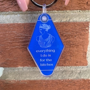 Artemis, llavero de Diana, todo lo que hago es para las perras