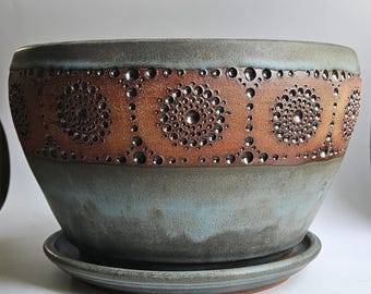Maceta decorativa hecha a mano (grande) con bandeja de drenaje - (Azul piedra)