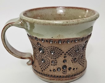 Taza de cerámica hecha a mano (Verde tostado - QQ1)