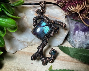 Nature jewelry | real twig and labradorite pendant necklace | witchy necklace | twig necklace