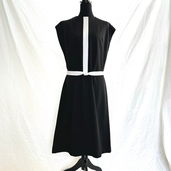 1960s Mary Mason mod graphic black and white belted dress, size medium/large, short sleeve, below the knee, zipper back, polyester