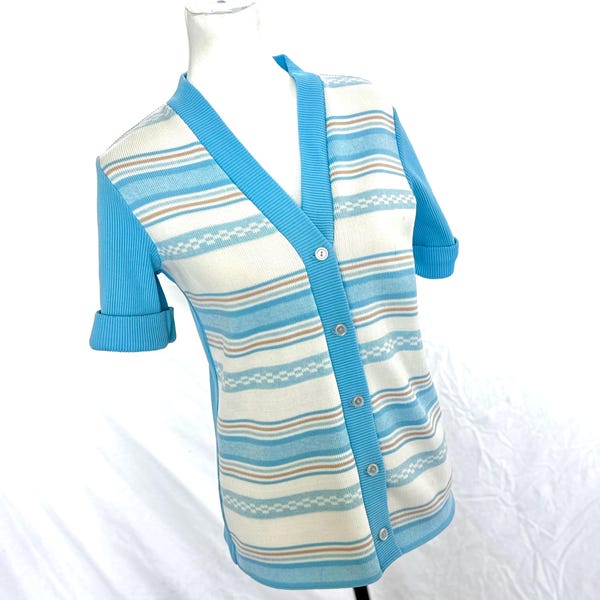 Unisex vintage 60s short sleeve striped sweater, light blue & white, size small