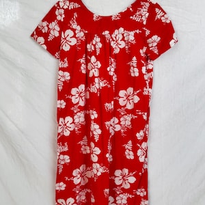 Vintage 1960s red and white Ui-Maikai Hawaiian print slipover caftan dress, made in Hawaii, no holes/stains, great vintage condition, size S