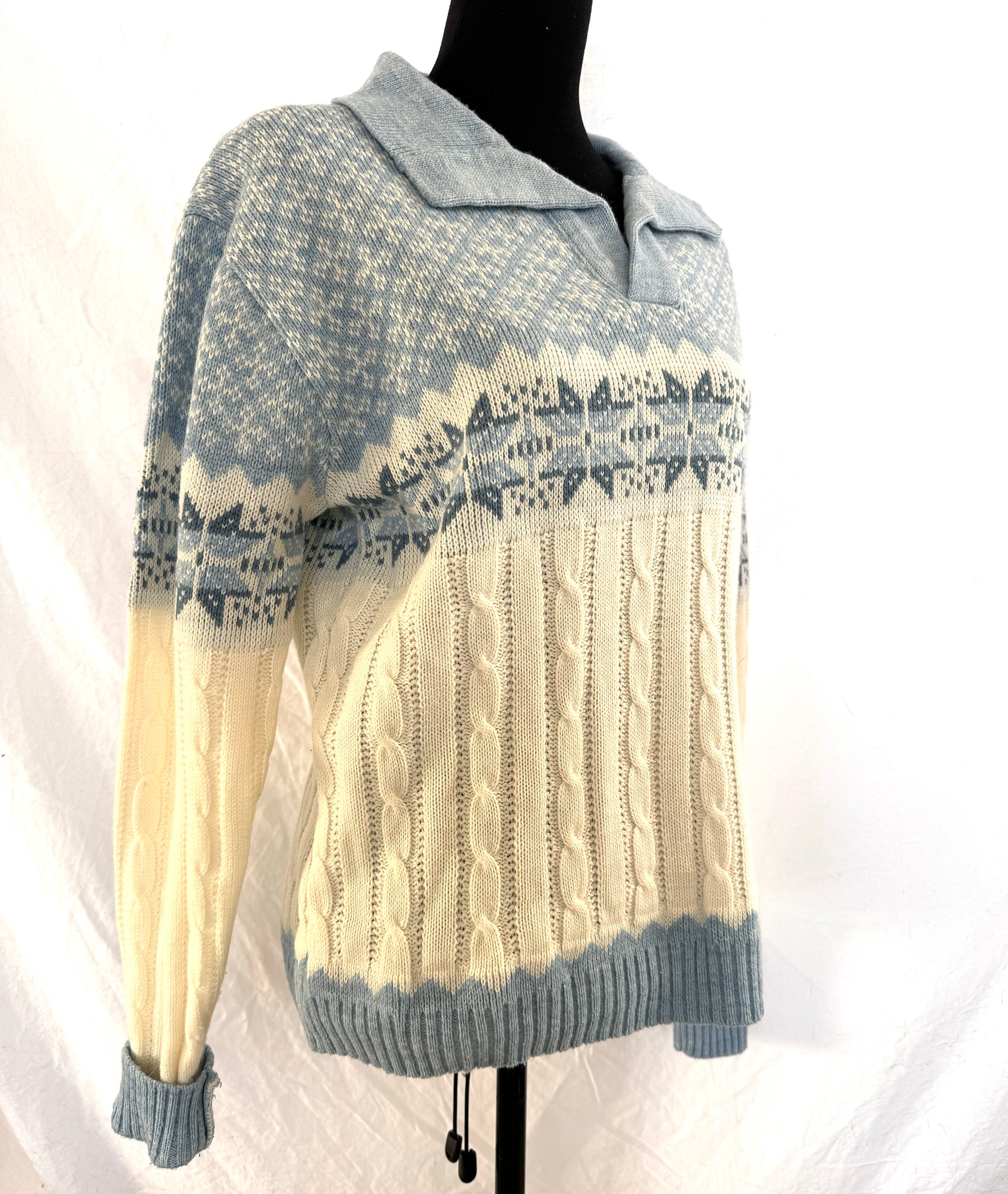 Vintage 70s 80s Heywood House Pale Blue and White Snowflake 