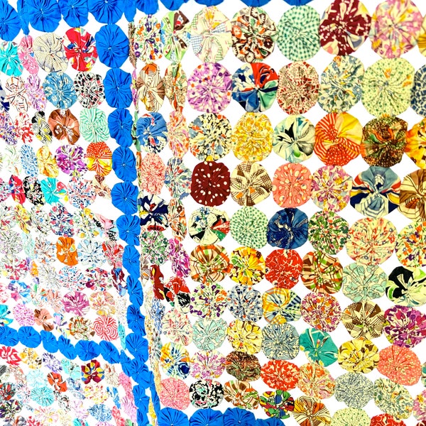 Huge, gorgeous colorful vintage yo-yo quilt made of fabric from the 30s & 40s, except for the blue, circles are patterned material, 80 x 100