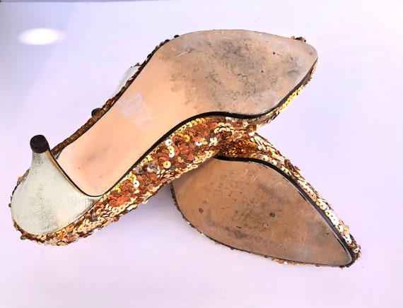 Gold sparkly sequin pumps,  size 8 N made in Chin… - image 7
