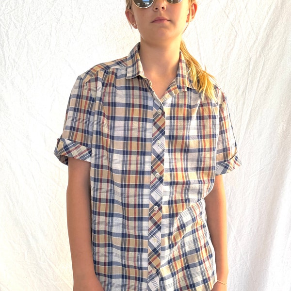 Pykiettes Plaid 70s 80s camp shirt/blouse, red, tan, navy and white plaid, button down, short sleeve, great condition, size medium