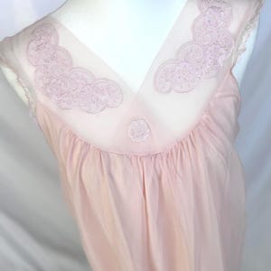 NWT Sweet 1970s 1980s semi sheer vintage pink negligee/nightgown with pretty floral and lace detailing, no tags, great shape, today's size S