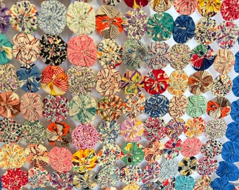 ヴィンテージヨーヨーキルト：1930年代～40年代のカラフルな生地