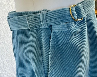 Jupe midi portefeuille Orvis en velours côtelé de coton bleu des années 80, double ceinture sur le devant, taille moyenne vtg, taille de 28 pouces, poches sur le devant, mignon !