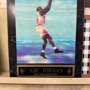Seltene Michael Jordan Pantech 3D Promo Karte, 1994, guter Vintage Zustand, 8x10 auf 10,5 x 13 Plakette montiert “Air Jordan the Tipp 3D”