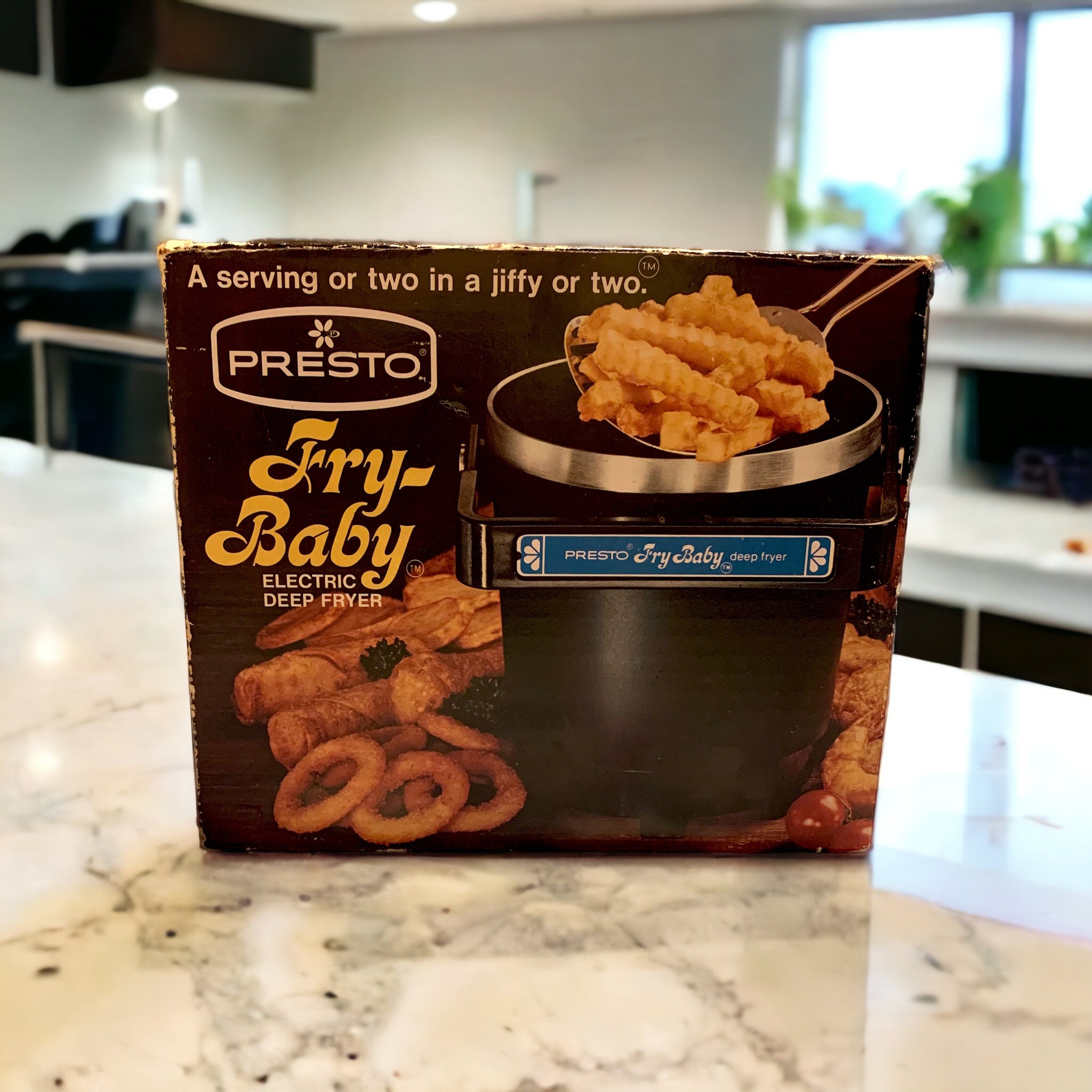 NEW/FREE SHIPPING Open Box Vintage Presto Fry Baby Electric Deep Fryer 1977  Two Servings 