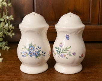 Pfaltzgraff Meadow Lane Salt & Pepper Shakers USA Floral