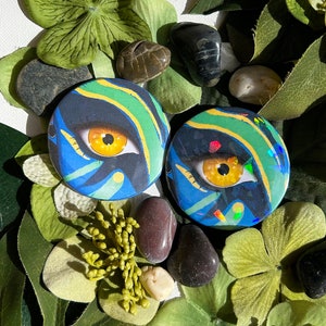 NEYTIRI FINAL BATTLE eye avatar inspired button pin (58mm)