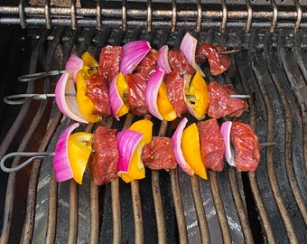 Juego de brochetas de barbacoa rústicas forjadas a mano de 4