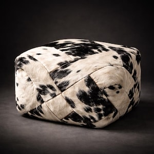 Funda de puf de piel de vaca en blanco y negro – Otomana cuadrada hecha a mano, piel con pelo, decoración rústica bohemia, reposapiés cúbico sin relleno