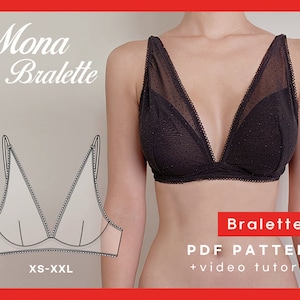 Op de afbeelding: Een zwarte bralette met een diepe V-hals en transparante mesh-panelen. De bralette wordt getoond op een model en heeft een eenvoudig, elegant ontwerp. De afbeelding bevat de tekst "Mona Bralette" en "Bralette PDF Pattern + video tutorial".