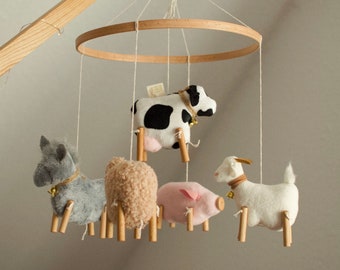 Mobile neutre pour bébé avec animaux de la ferme, mobile de pépinière de ferme, mobile de berceau de basse-cour, décor de pépinière à thème de ferme, baby shower de ferme