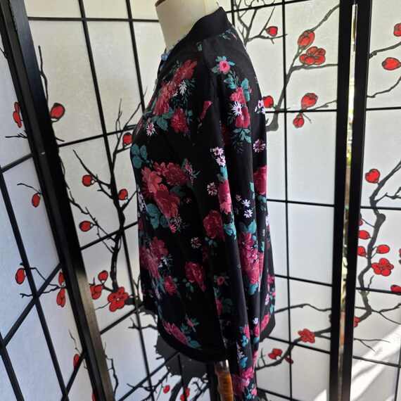 Rose Pattern Lightweight Jacket | Black Backgroun… - image 8